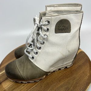 EUC Sorel Joan of Arctic White Canvas Wedge Booties NL2174-125 Women’s 9 Camo